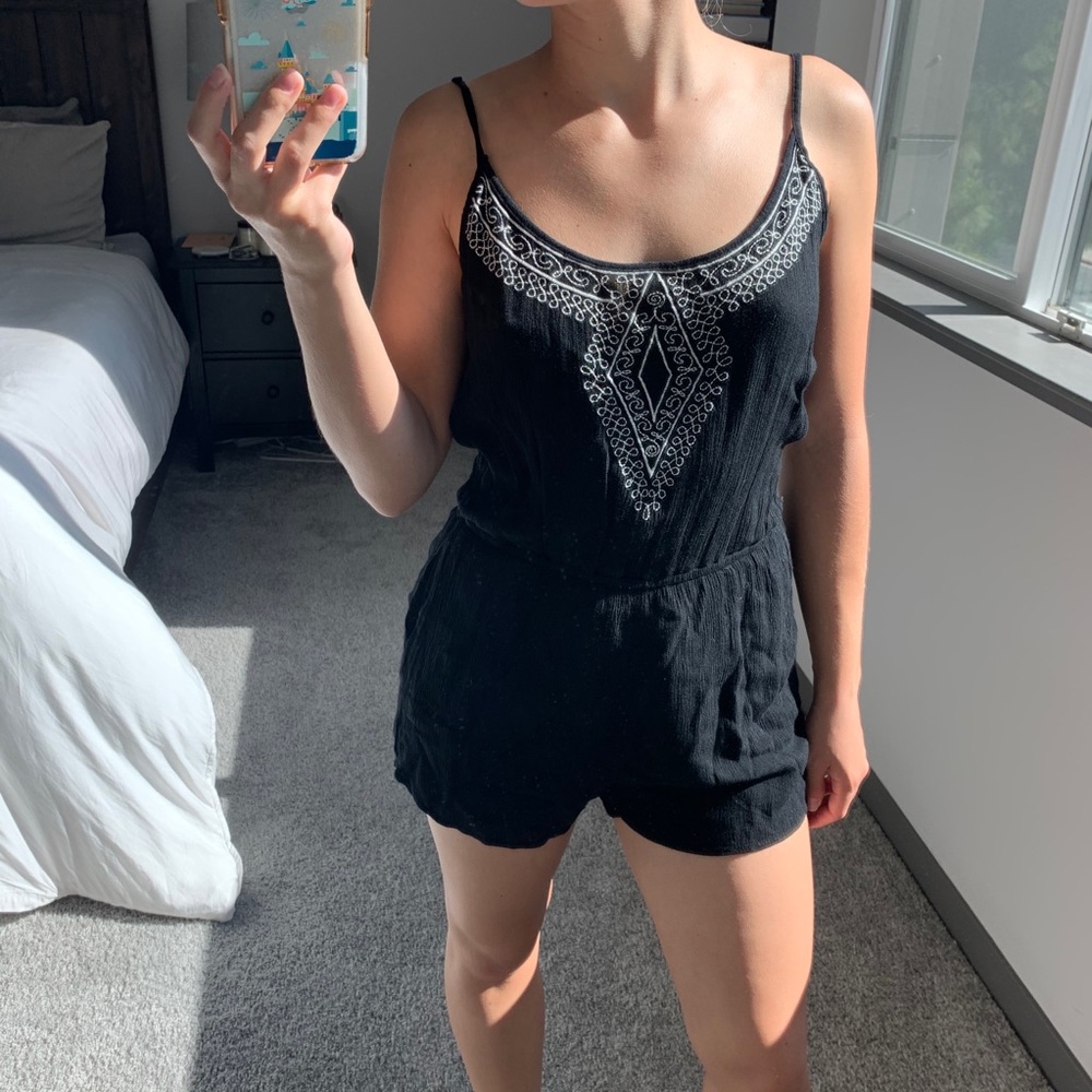 EMBROIDERED ROMPER